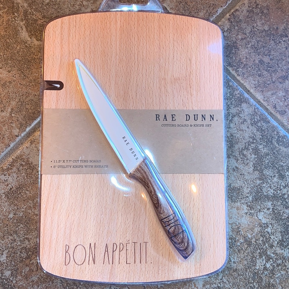 Rae Dunn “Bon Appétit” Cutting Board & Knife